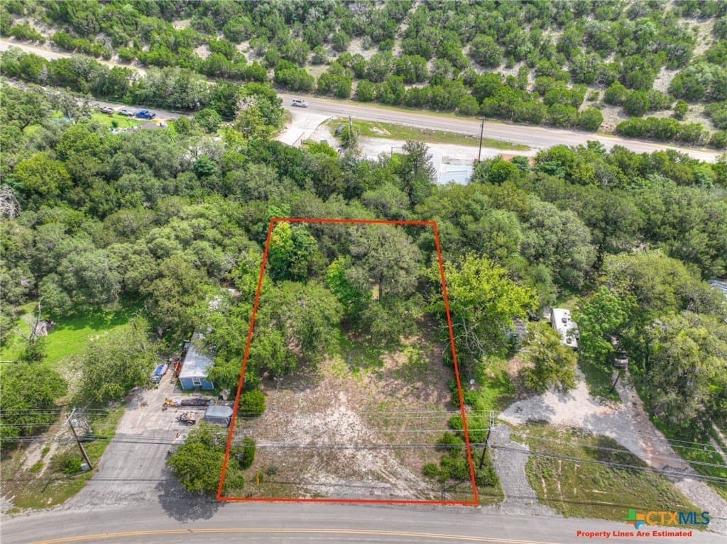 0.32 acres in Comal County - photo 2