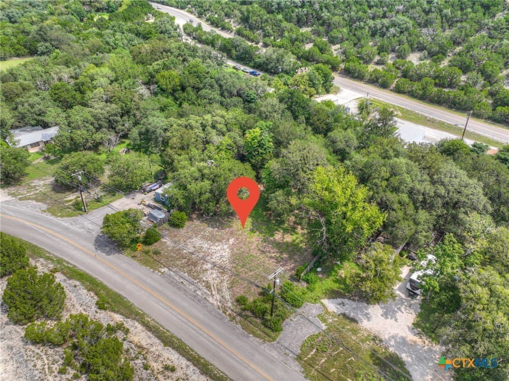 0.32 acres in Comal County - photo 3