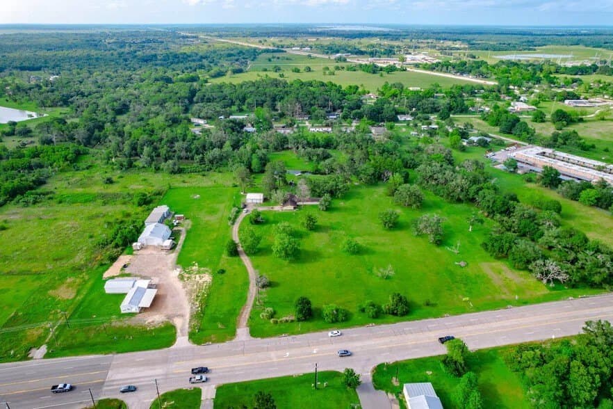 5.73 acres in Brazoria County