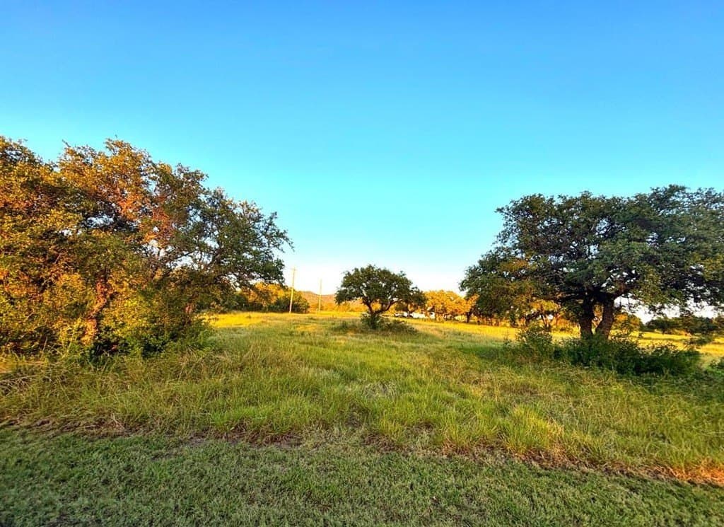 2.68 acres in Real County gallery image 4