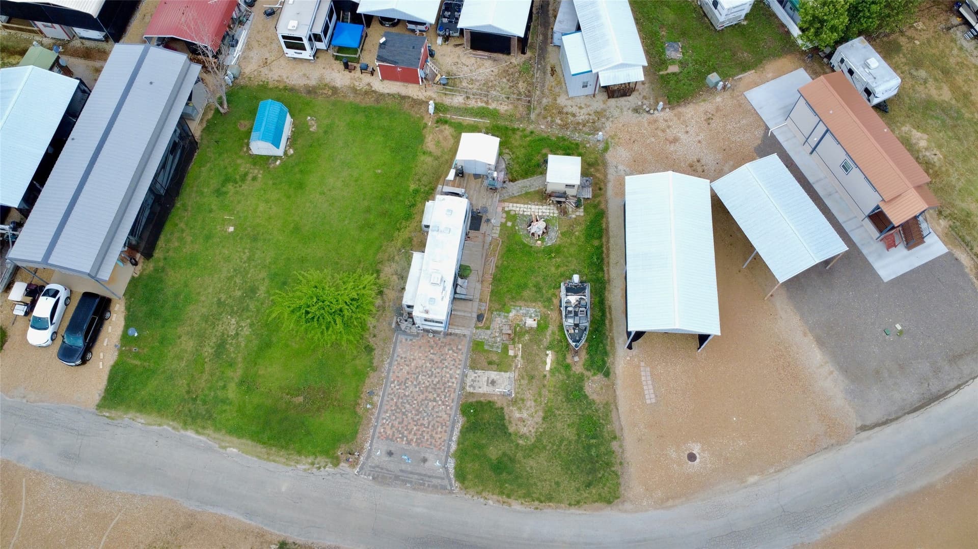 0.06 acres in Navarro County - photo 13
