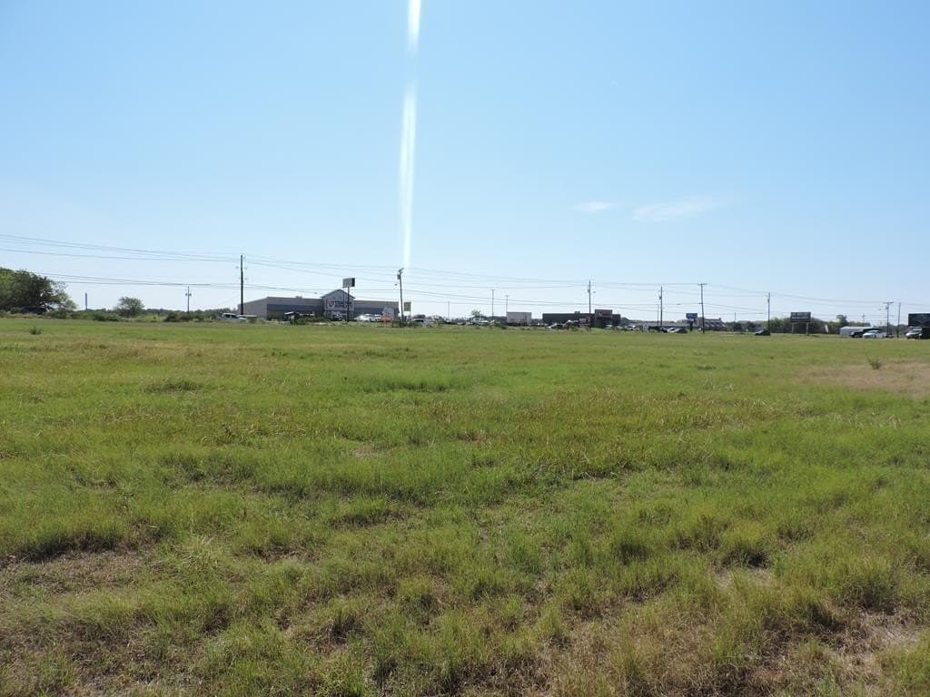 3.64 acres in Henderson County