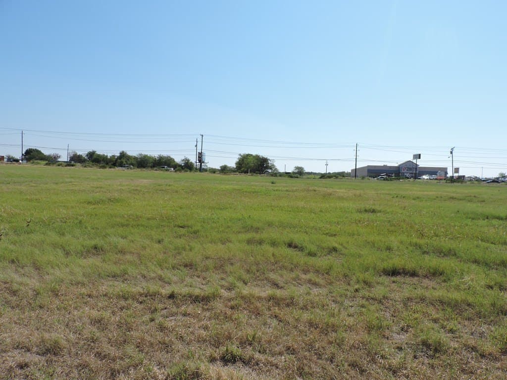 3.64 acres in Henderson County gallery image 2