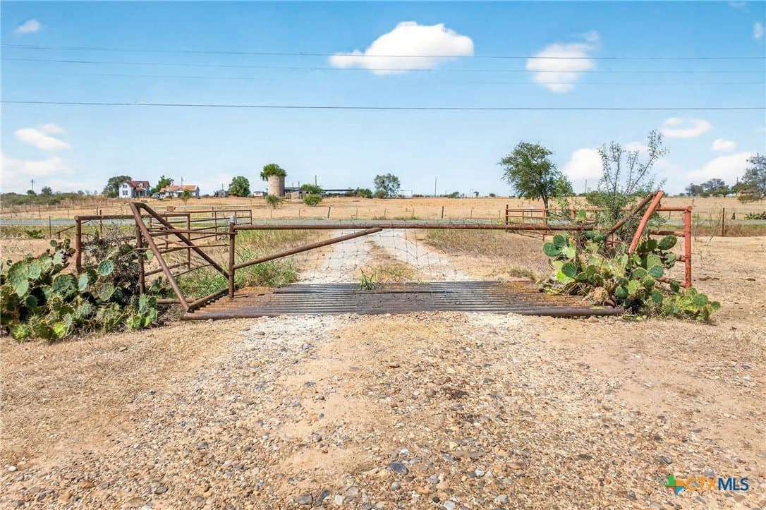 26.71 acres in Gonzales County featured view