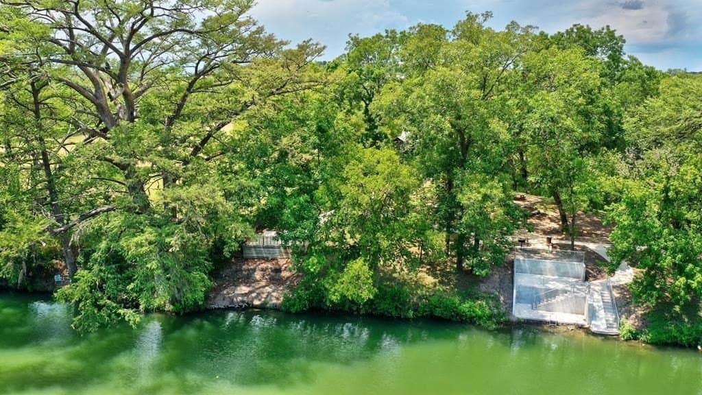 2.14 acres in Kerr County gallery image 2