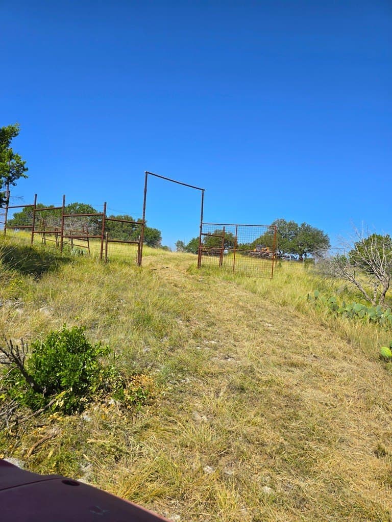 60.01 acres in Real County - photo 38