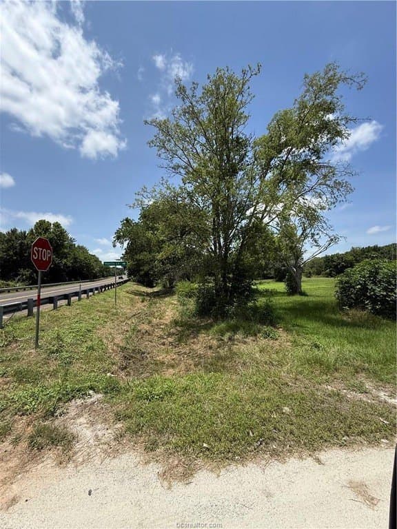 1.38 acres in Robertson County gallery image 4