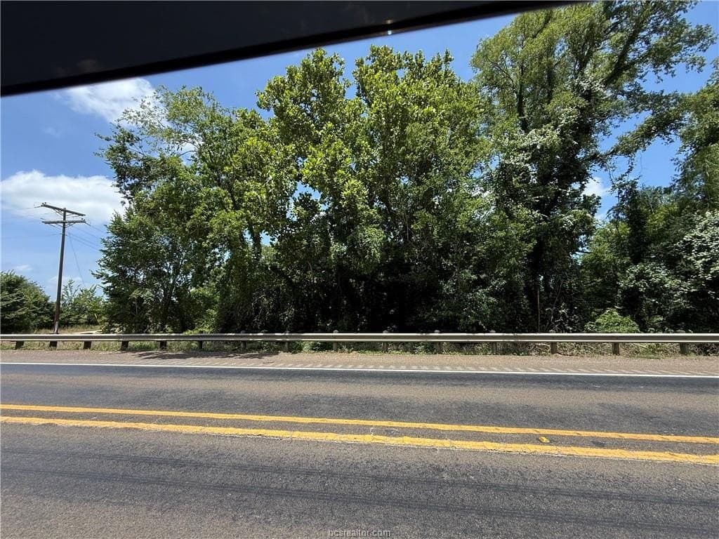 1.38 acres in Robertson County gallery image 2