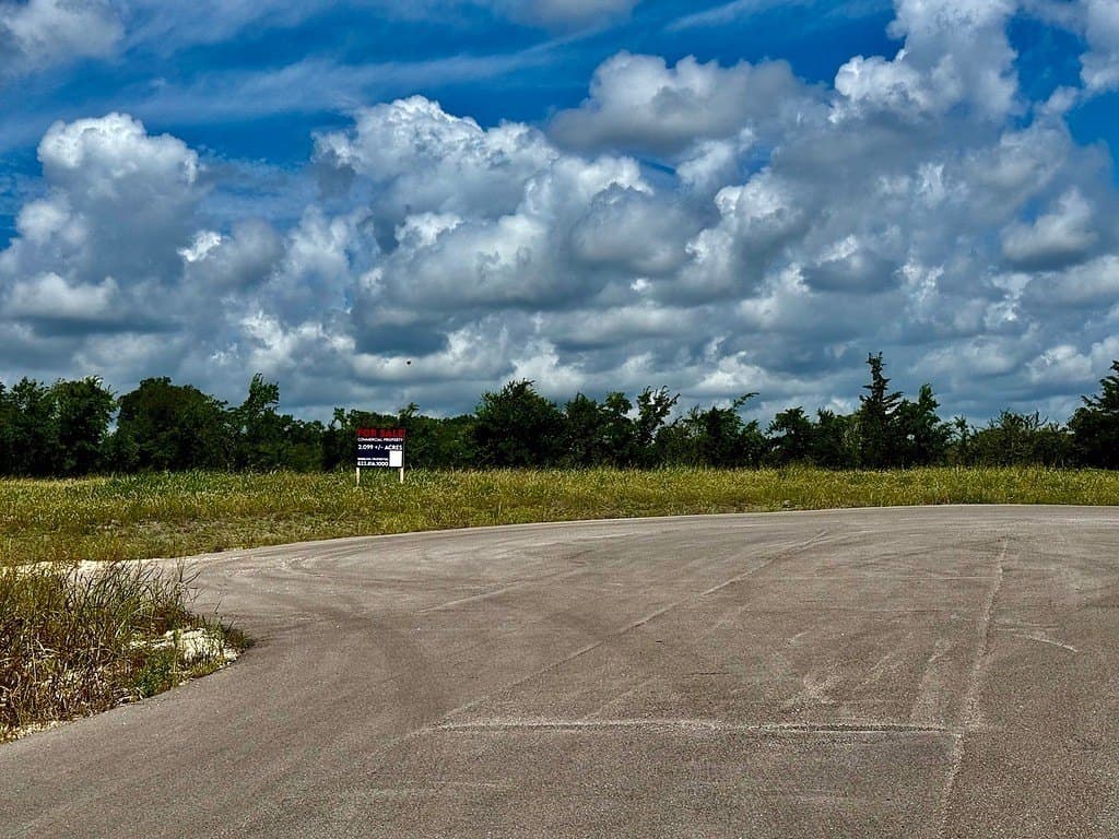 2.01 acres in Austin County gallery image 2