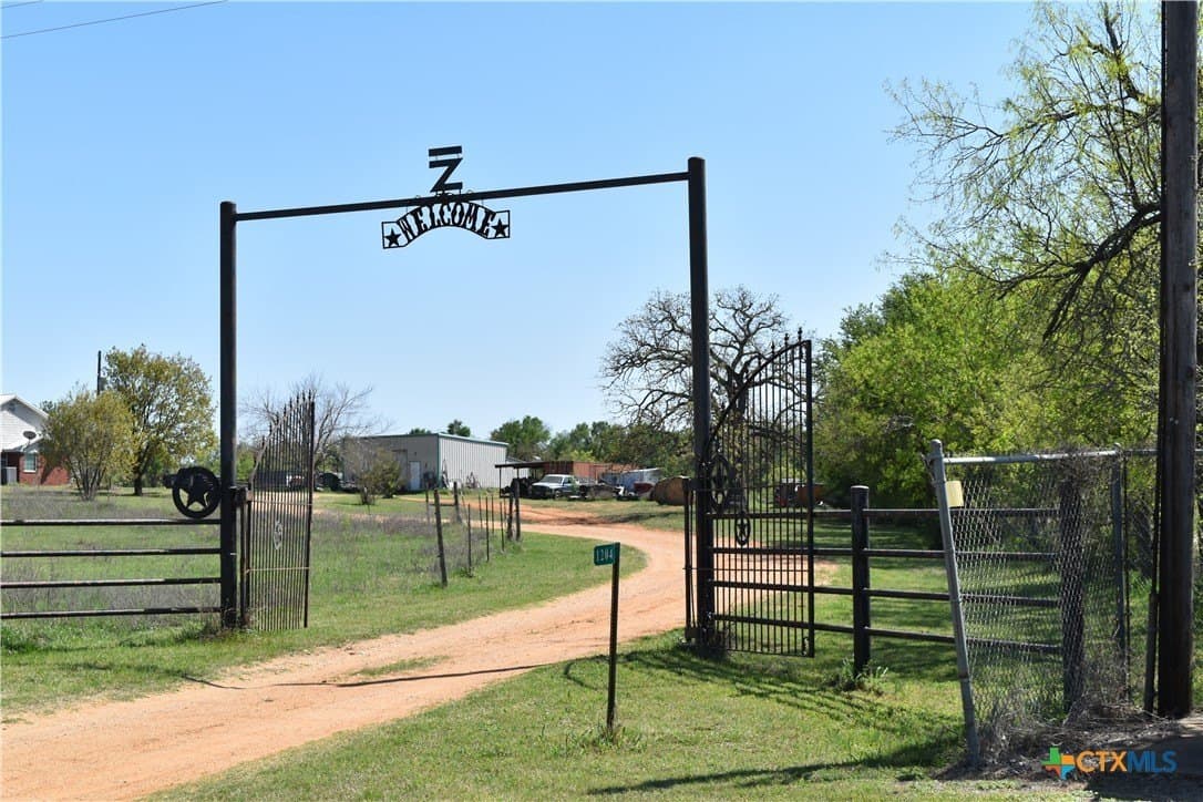 10 acres in Milam County gallery image 4