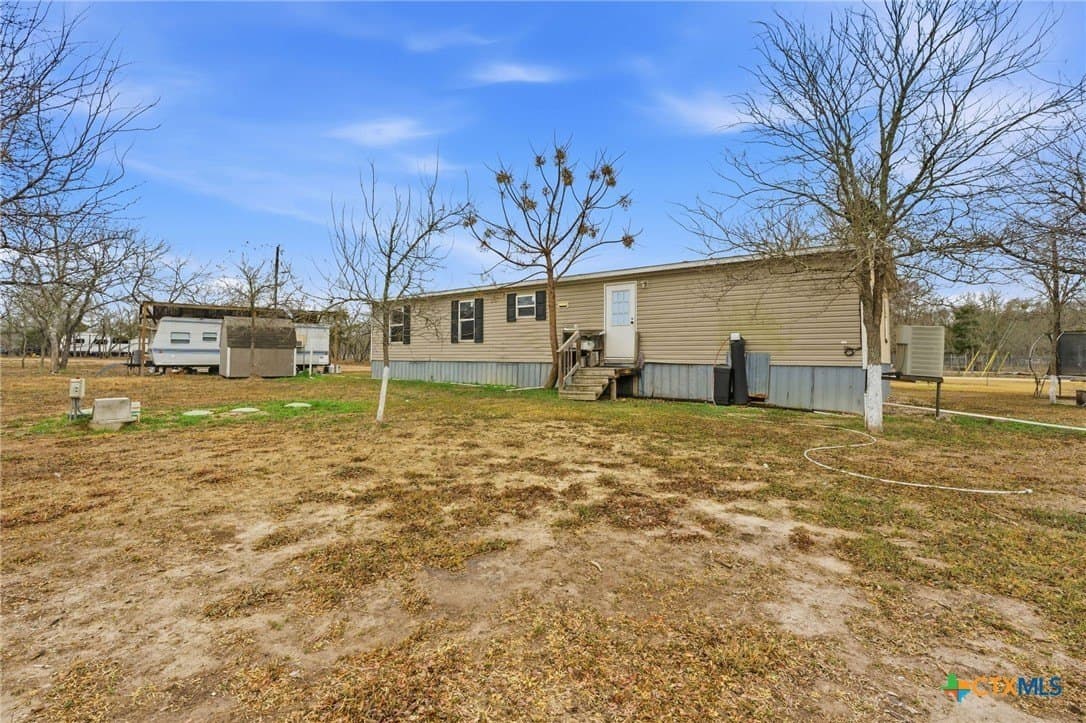 10.21 acres in Bastrop County gallery image 4