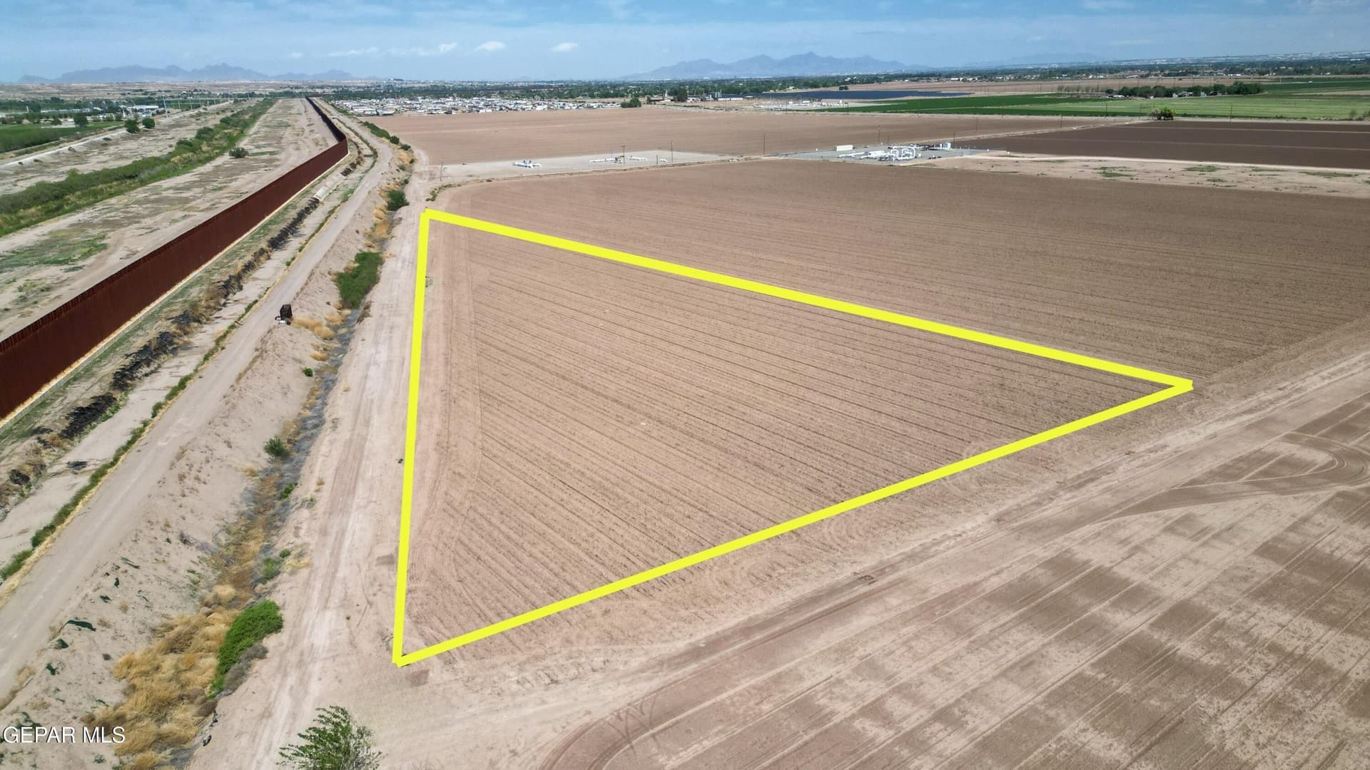 4.38 acres in El Paso County