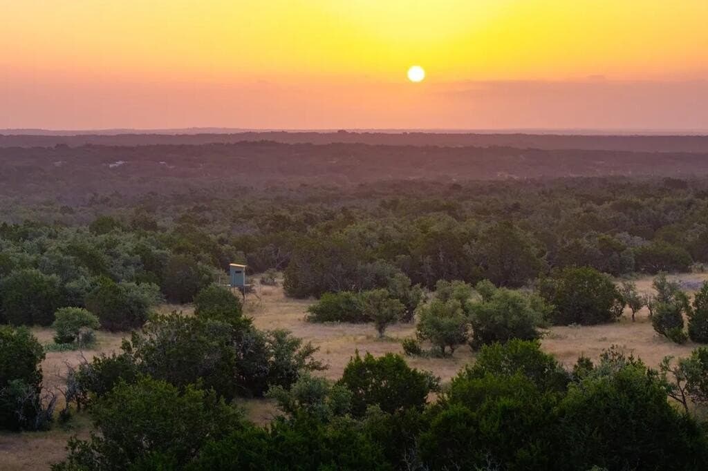 302 acres in Kimble County