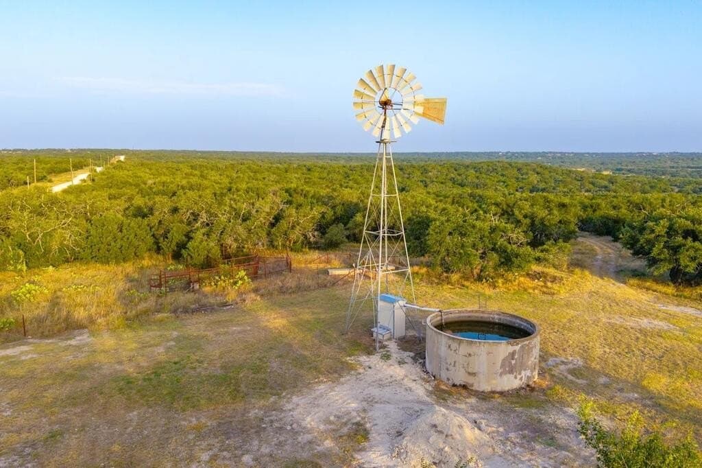302 acres in Kimble County - photo 29