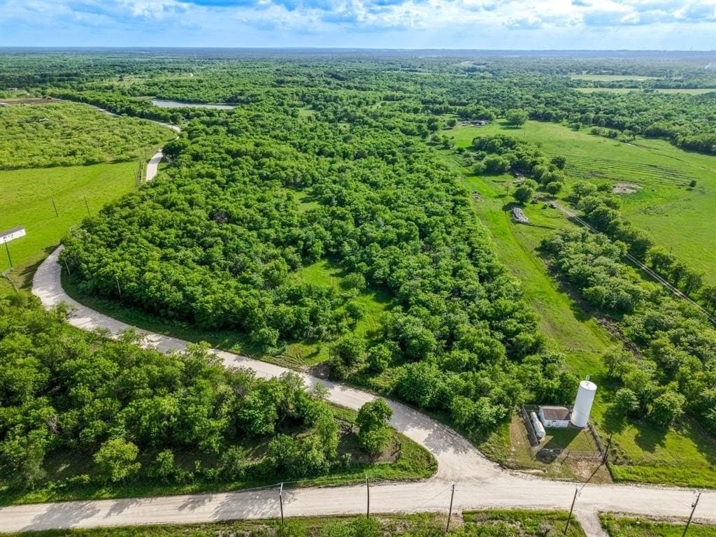 12.5 acres in Navarro County