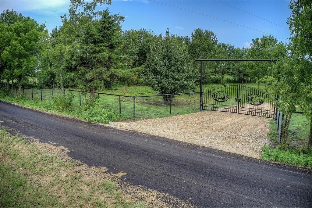 1.41 acres in Lamar County gallery image 3