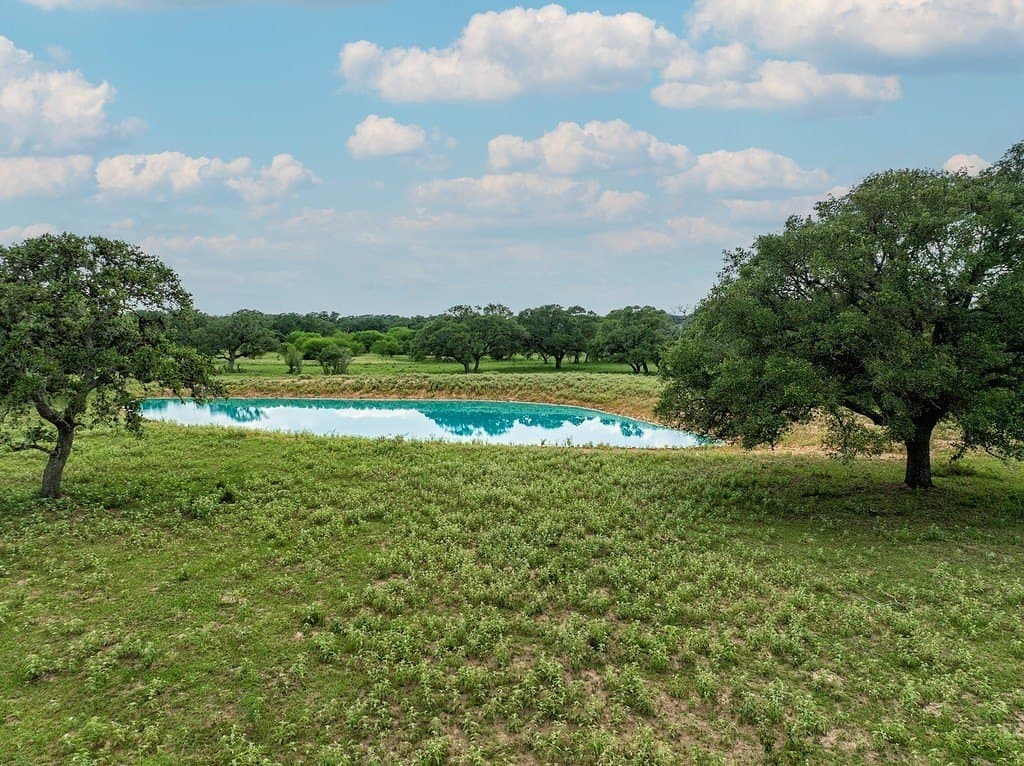 32 acres in Lavaca County gallery image 3
