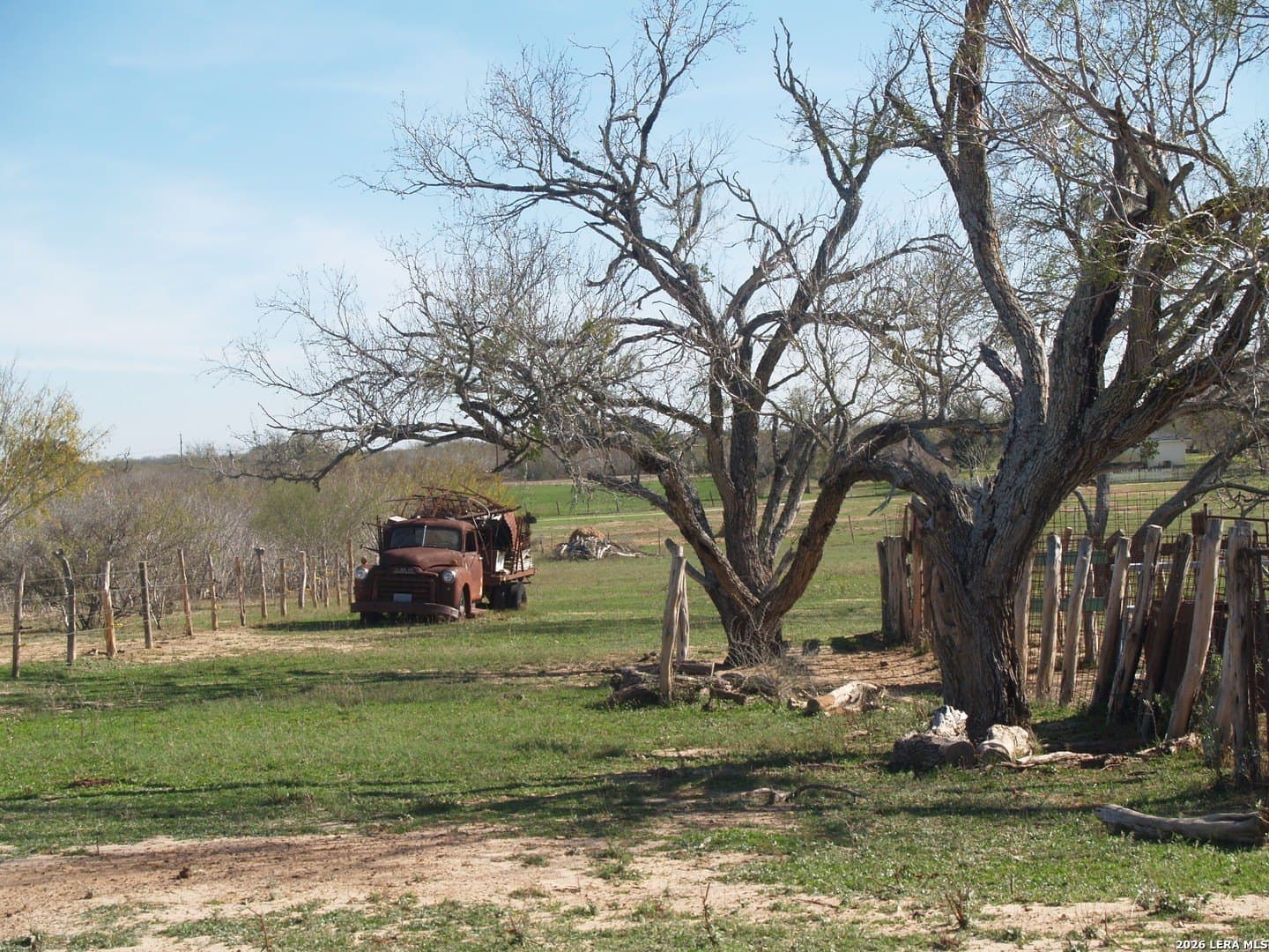 10 acres in Guadalupe County - photo 2