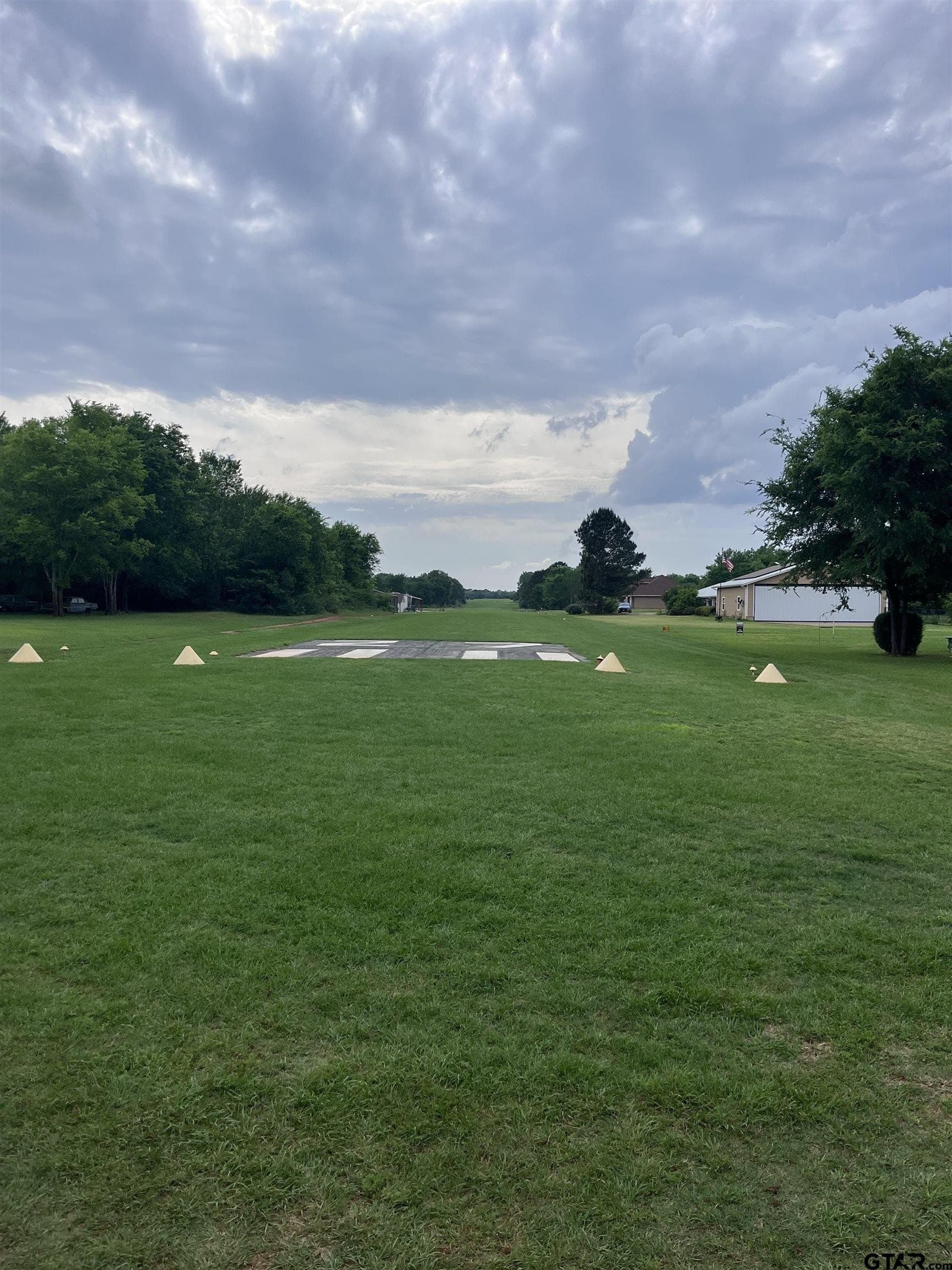 0.5 acres in Henderson County gallery image 3