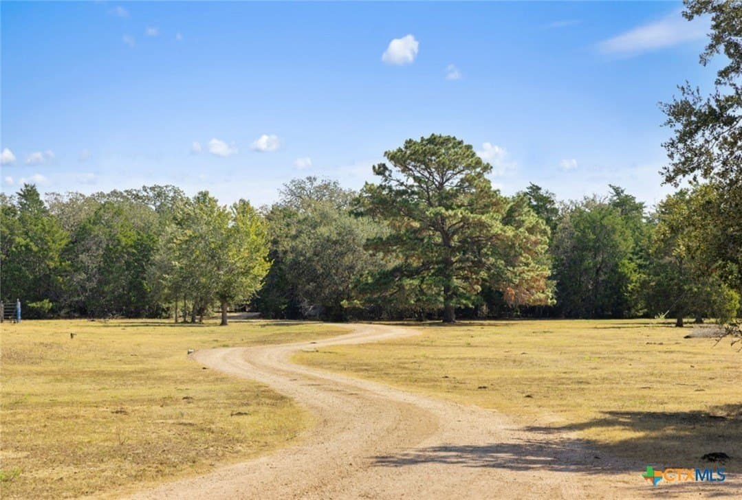 21 acres in Bastrop County gallery image 2