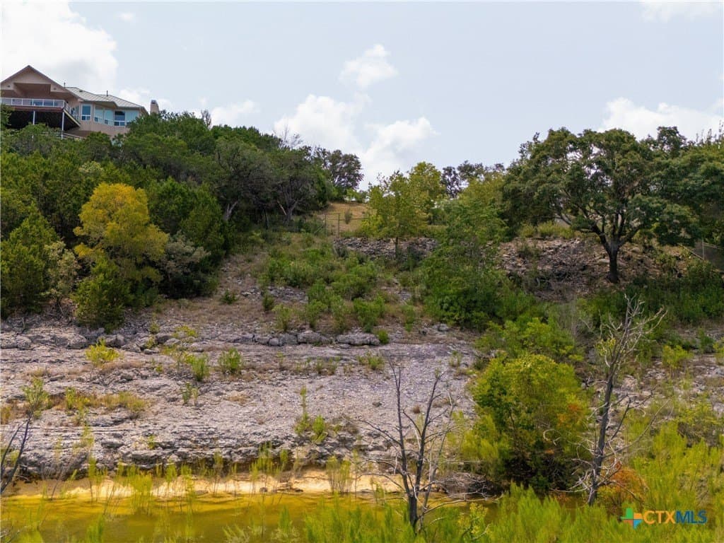 0.72 acres in Comal County - photo 4