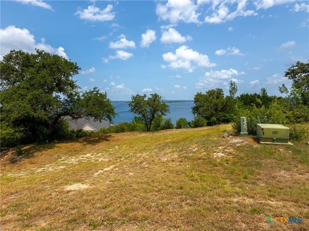 0.72 acres in Comal County - photo 24