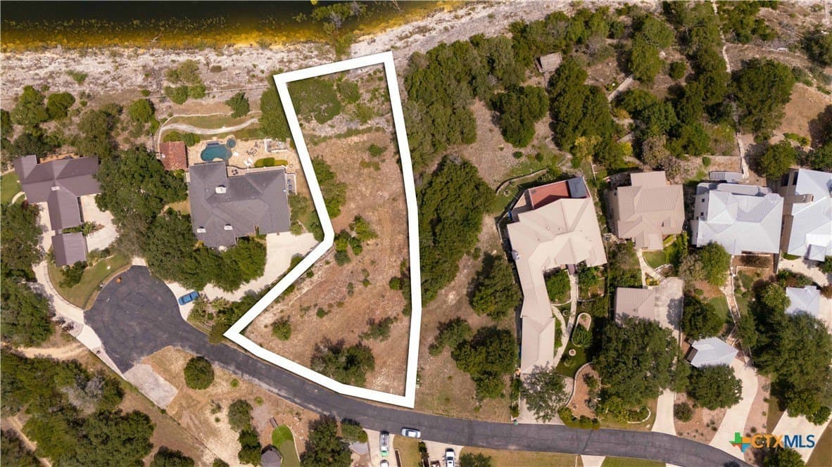 0.72 acres in Comal County - photo 13