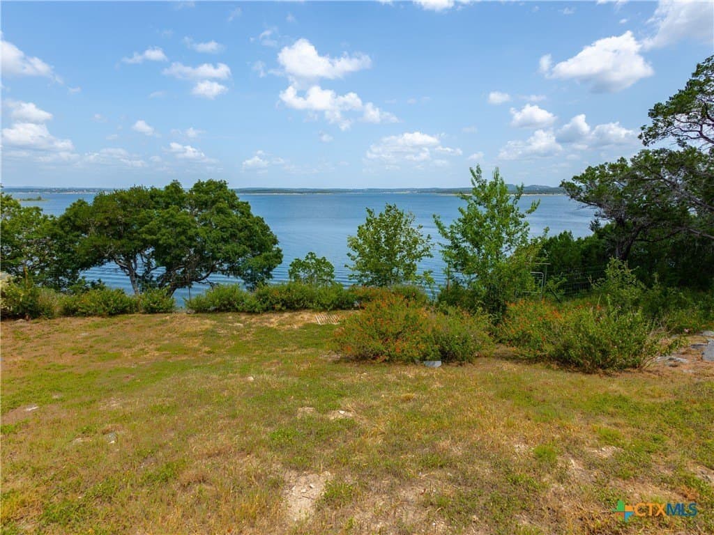 0.72 acres in Comal County - photo 19