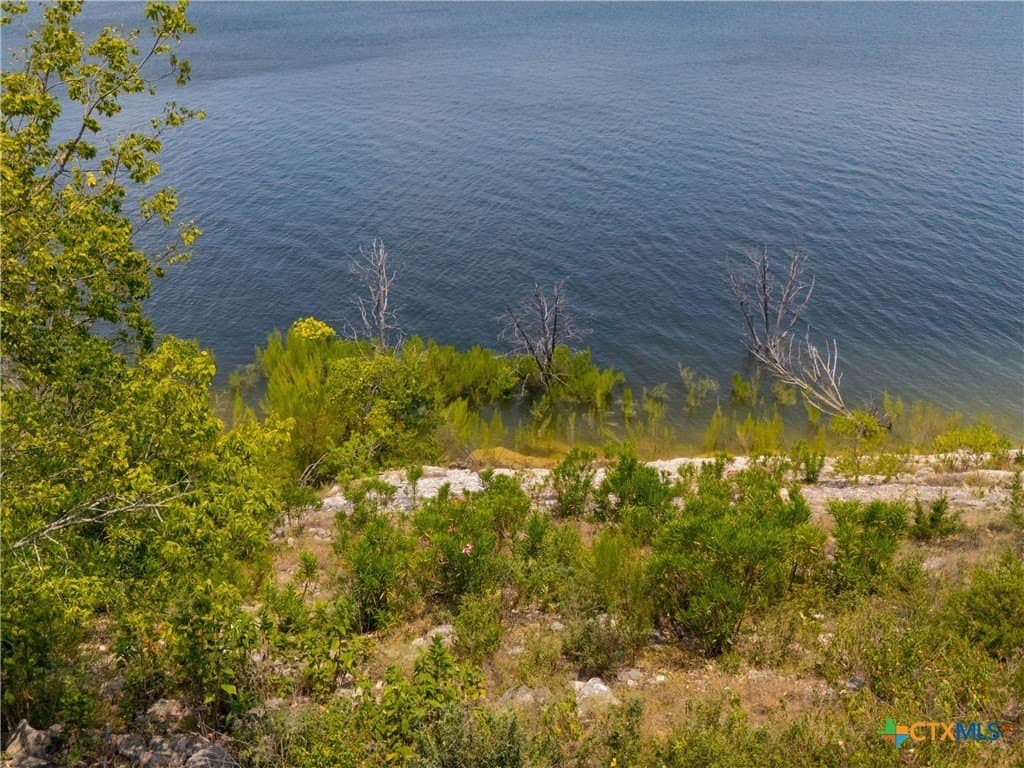 0.72 acres in Comal County - photo 5