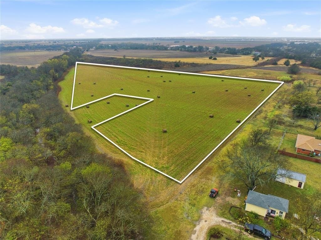 8.6 acres in Ellis County