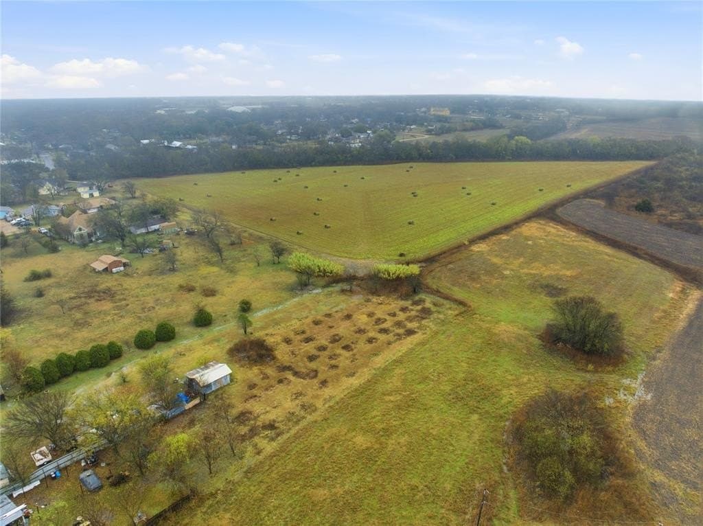 8.6 acres in Ellis County gallery image 3