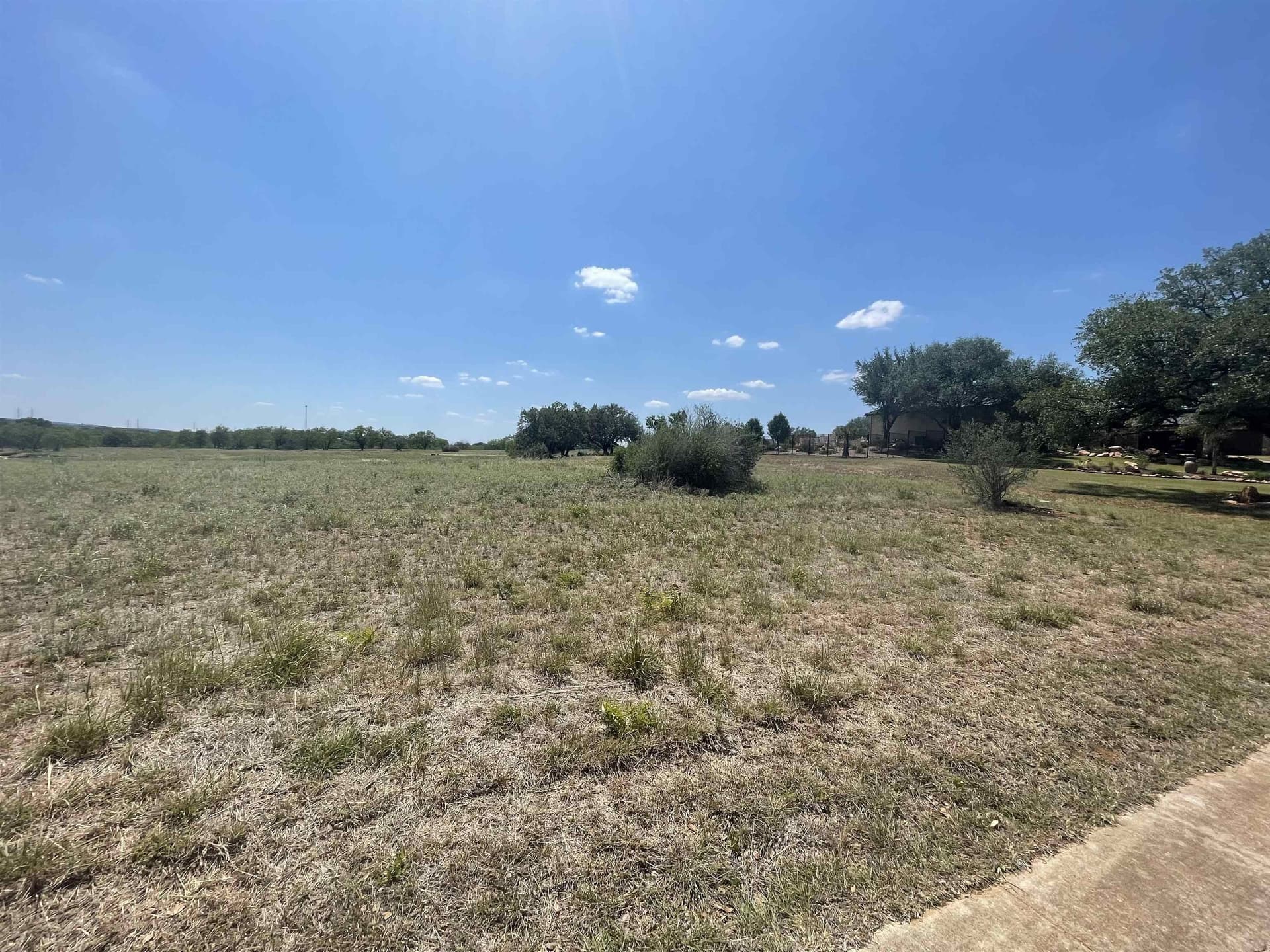 0.98 acres in Llano County gallery image 3