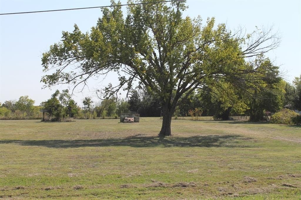 1.91 acres in Hunt County