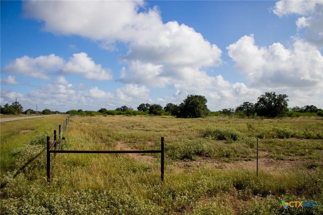 32.25 acres in Goliad County - photo 2
