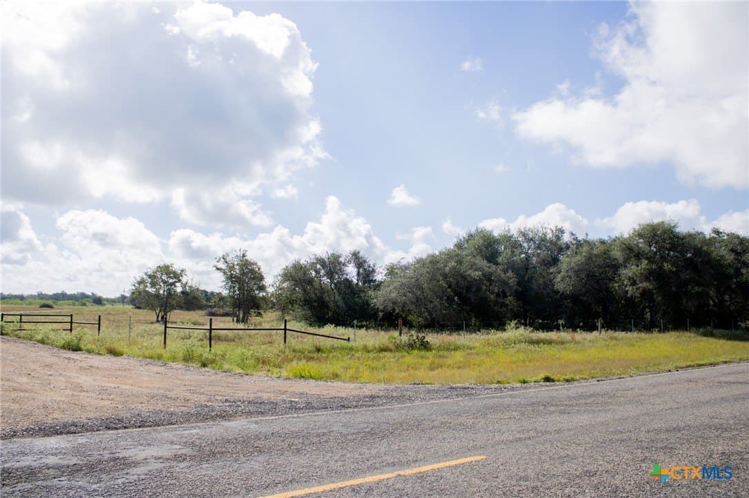 32.25 acres in Goliad County - photo 3
