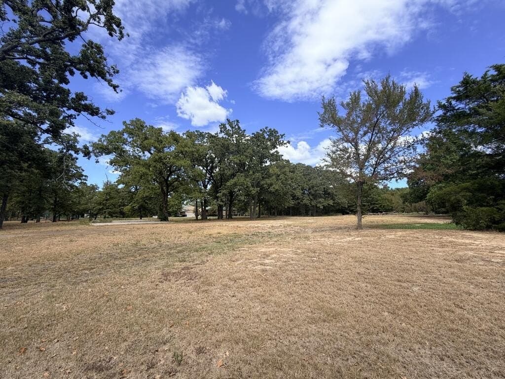 1.09 acres in Henderson County