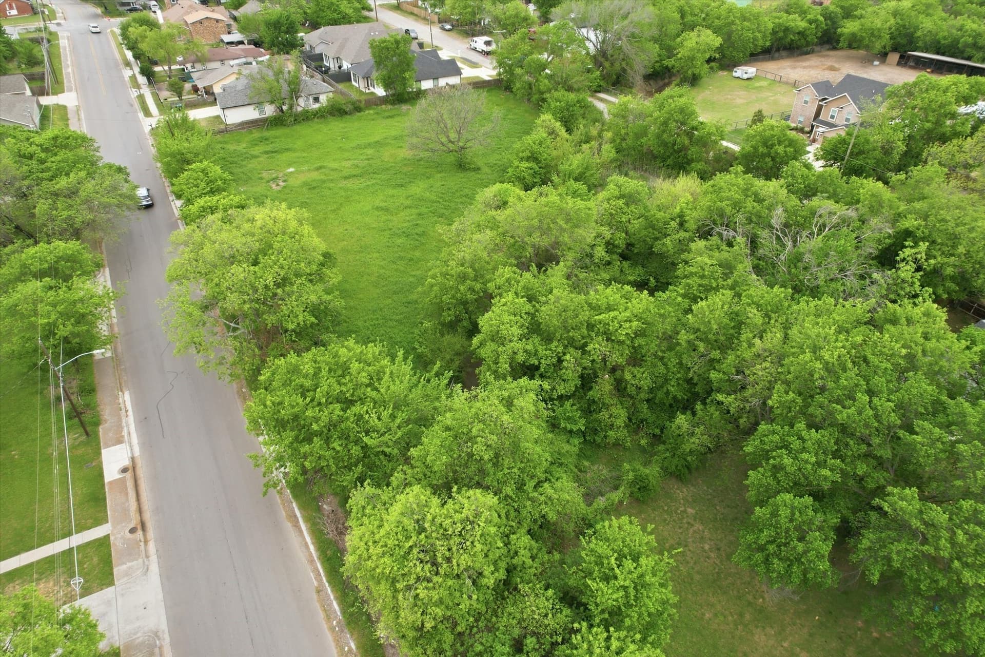 0.87 acres in Tarrant County gallery image 2
