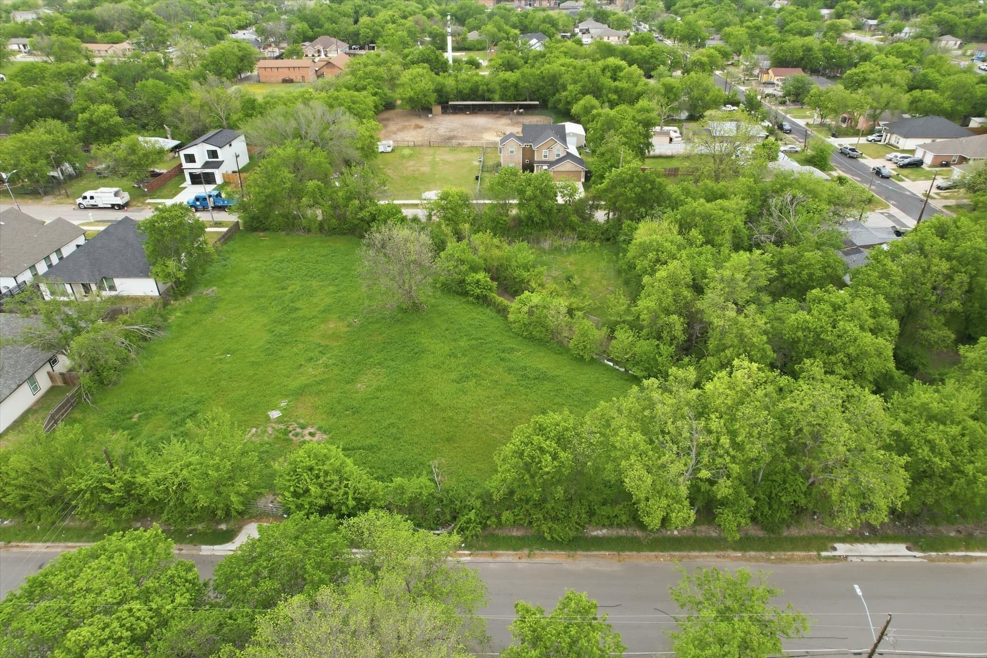 0.87 acres in Tarrant County - photo 8
