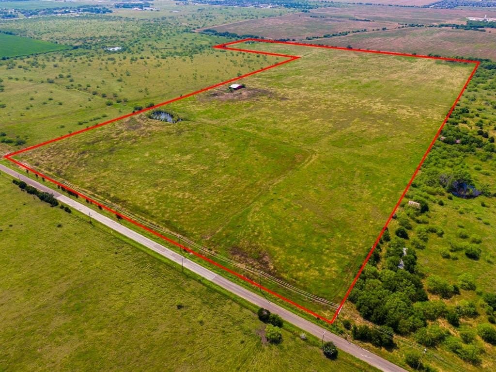 81.42 acres in Ellis County