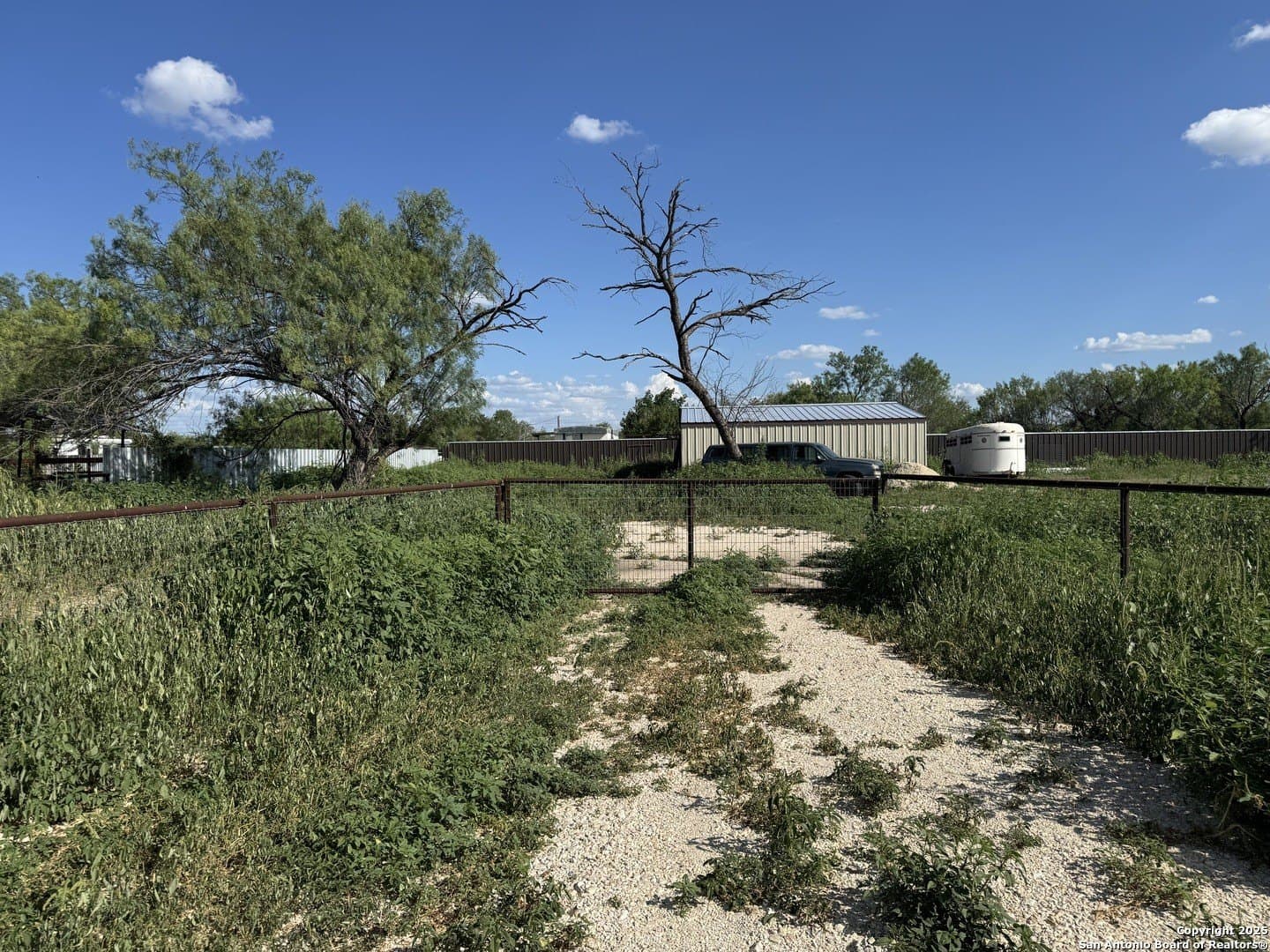 0.38 acres in Zavala County gallery image 2