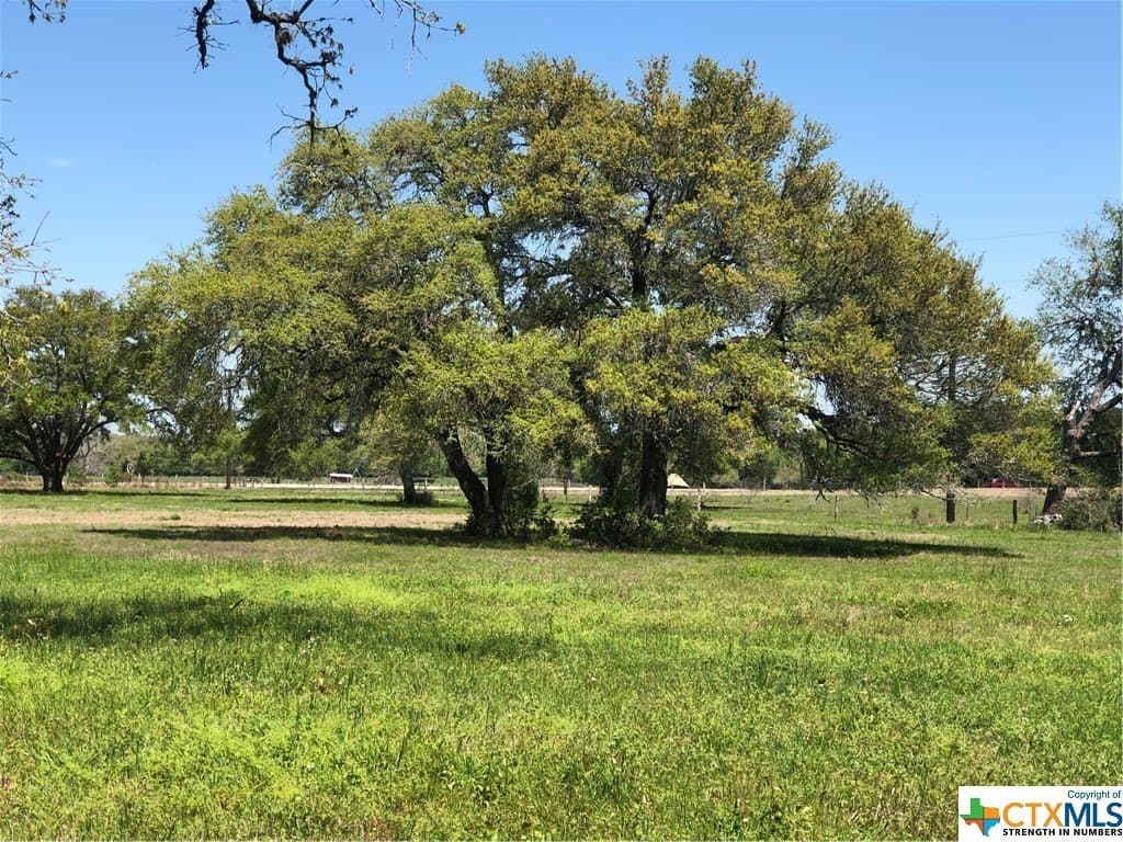 1.09 acres in Lavaca County