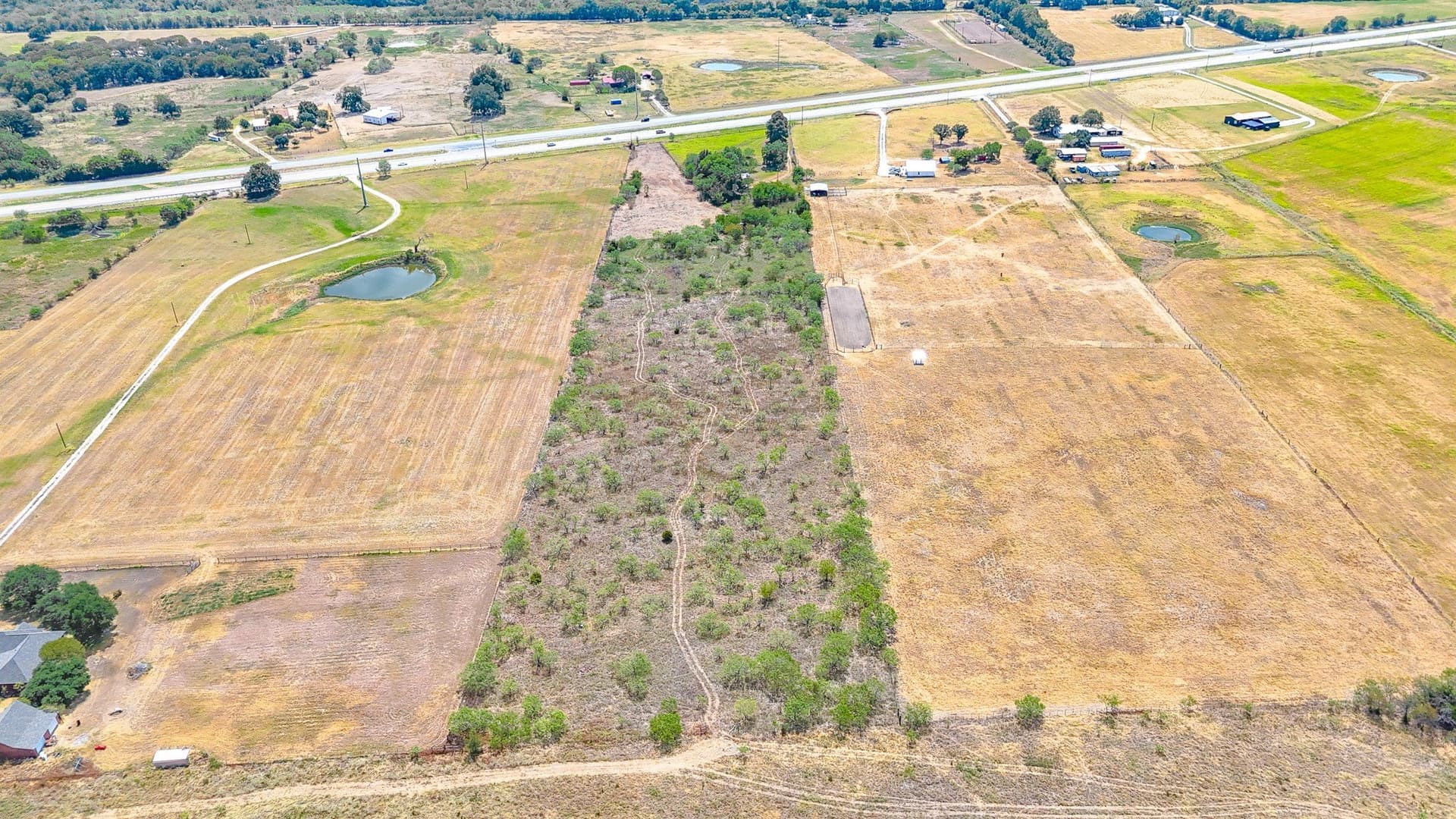 7.84 acres in Navarro County