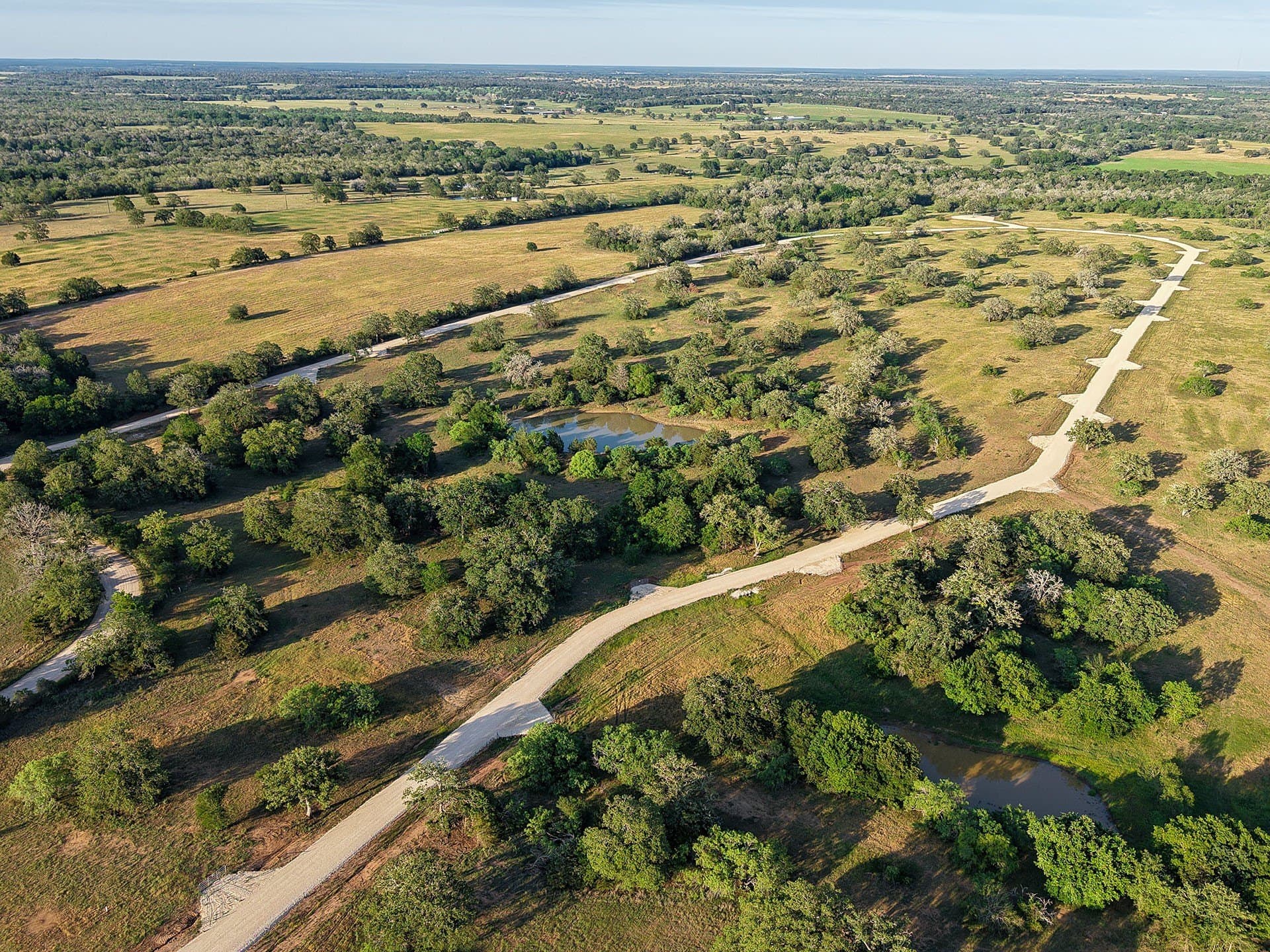 2 acres in Gonzales County gallery image 2