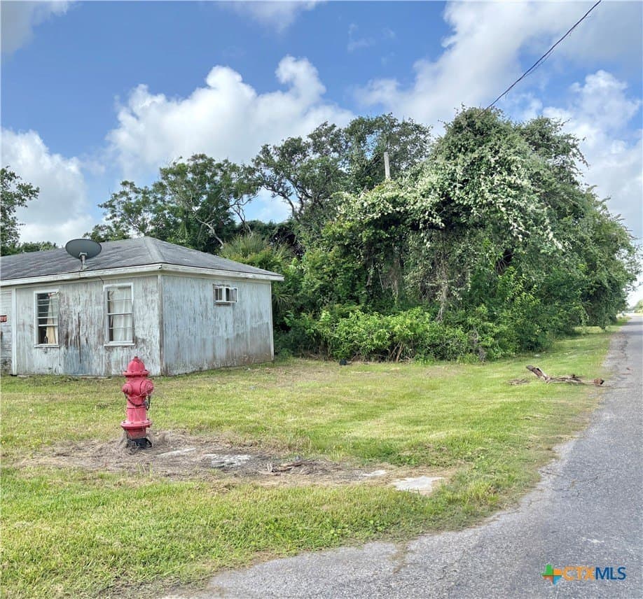 0.72 acres in Calhoun County - photo 8