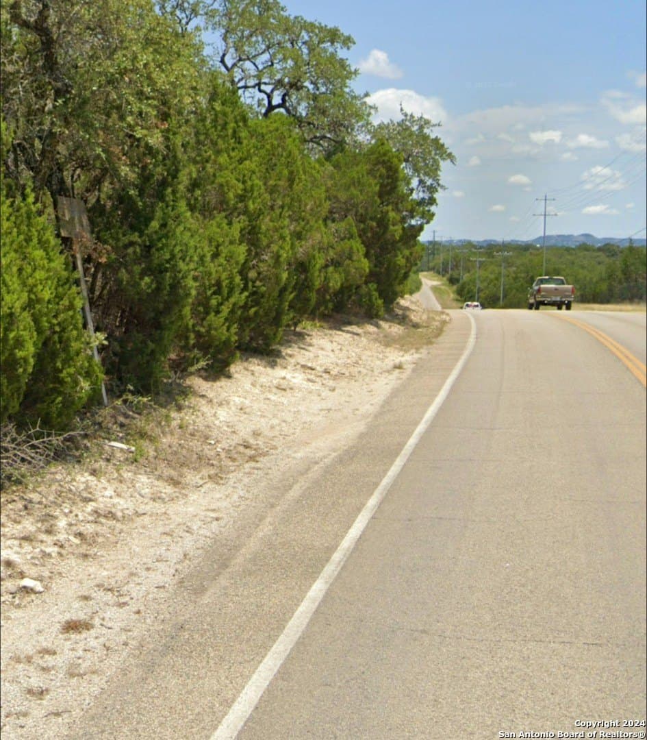1.23 acres in Comal County gallery image 2