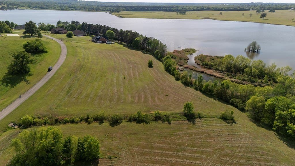 3.08 acres in Henderson County gallery image 4