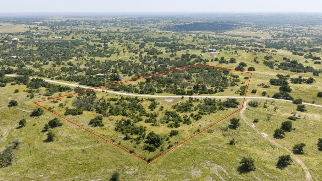 17.53 acres in Gillespie County - photo 6