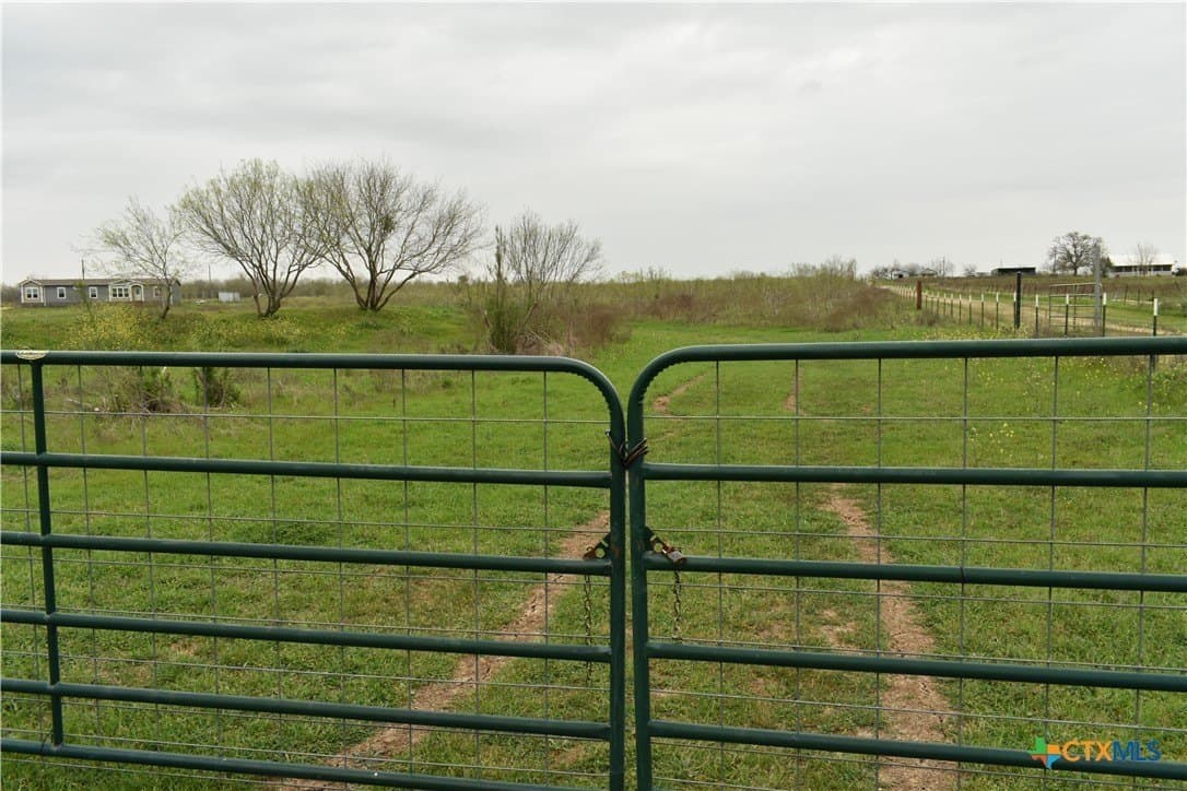 7.41 acres in Bastrop County gallery image 2