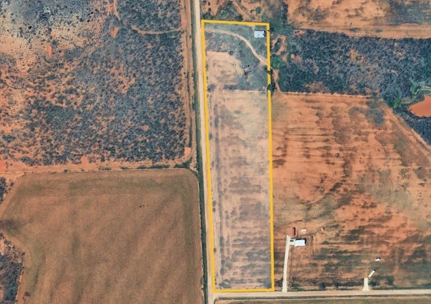 10.49 acres in Jones County