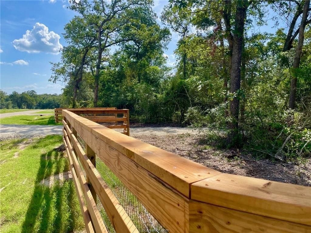 2.13 acres in Leon County gallery image 2